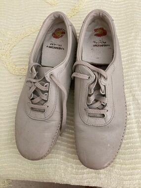 SAS Women's Pale Gray Leather Lace-Up Oxfords